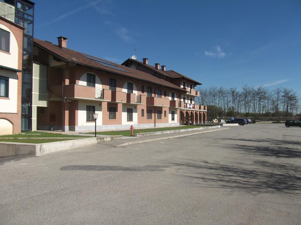 Green Class Hotel Candiolo Exteriör bild
