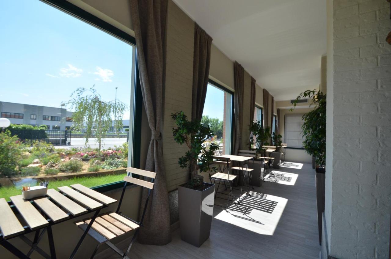 Green Class Hotel Candiolo Exteriör bild
